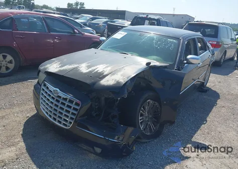 2010 Chrysler 300 Touring/Signature Series/Executive Series from USA, damaged, VIN 2C3CA5CV4AH305372